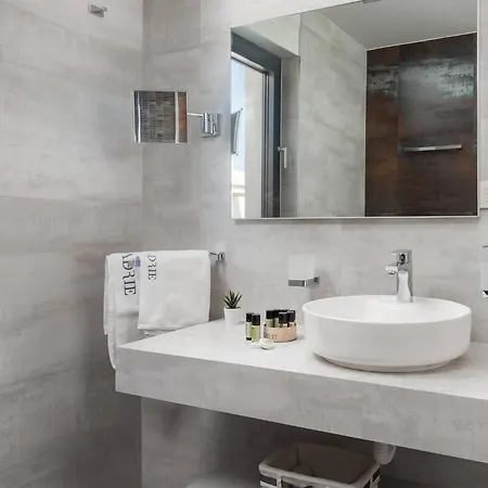 Apartament 3 Bedroom Beautiful In Zidarici Vantacici