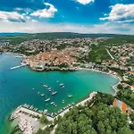 Front In Zidarici Lägenhet *