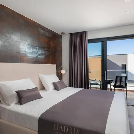 3 Bedroom Beautiful In Zidarici Apartment *