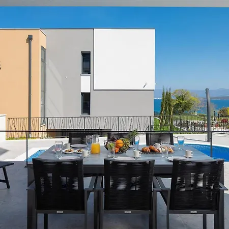 3 Bedroom Beautiful In Zidarici Apartmán Vantacici