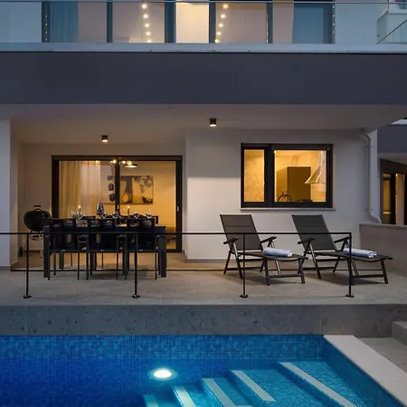 3 Bedroom Beautiful In Zidarici * Vantacici