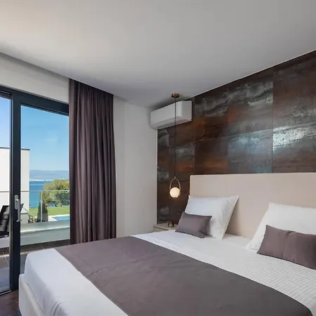 3 Bedroom Beautiful In Zidarici Apartmán