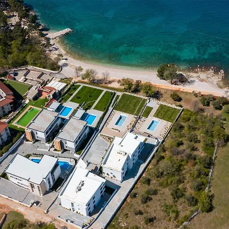 Pet Friendly In Zidarici Apartament Vantacici